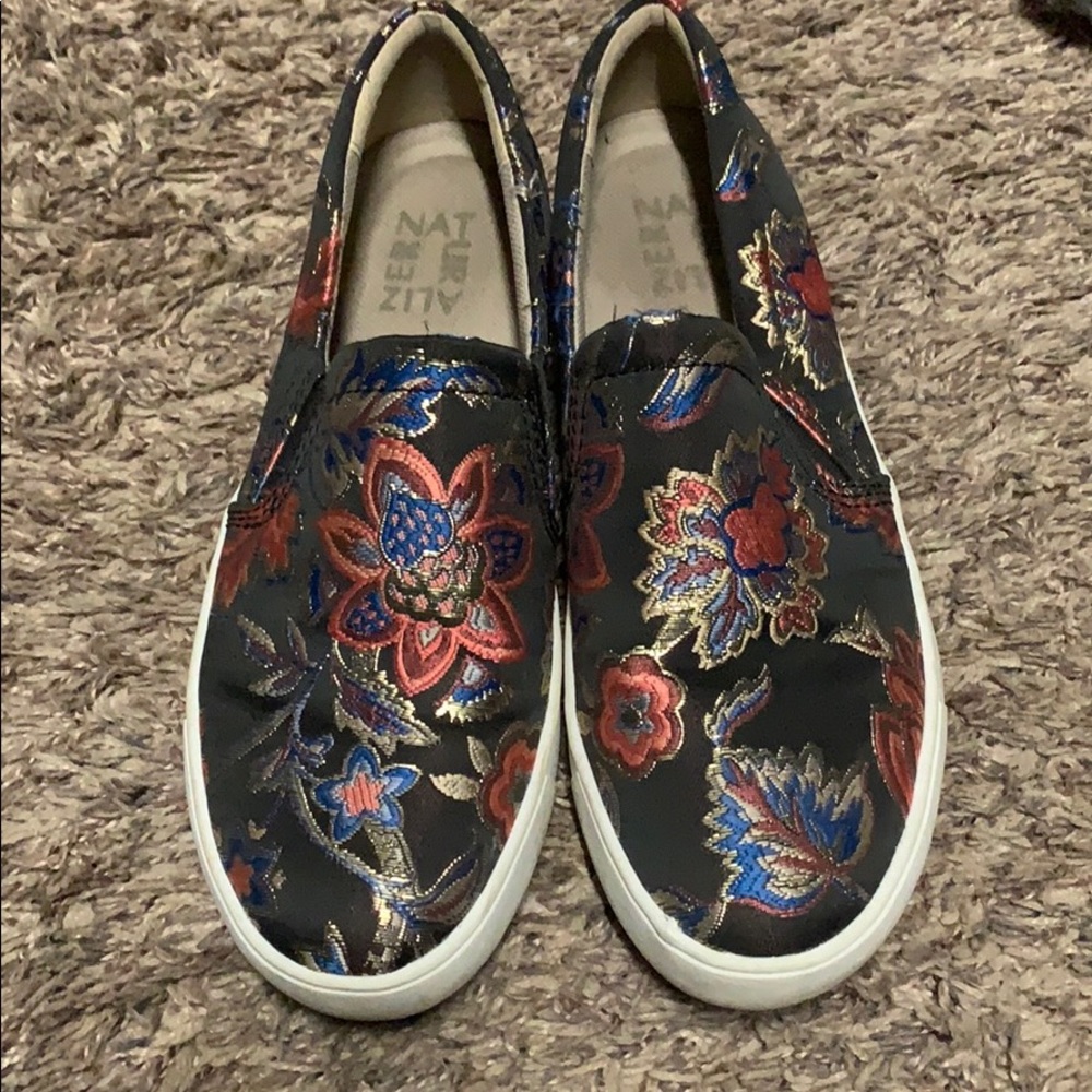 Naturalizer Slip On Tennis Shoe floral design with gold accents